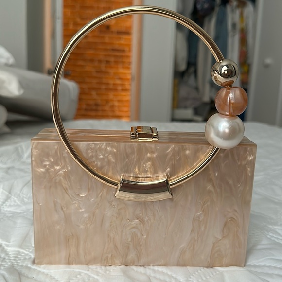 Resin clutch bag with metal beaded handle - Picture 5 of 9